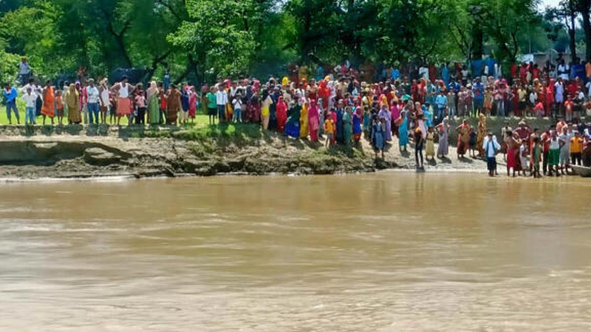 Bihar boat capsize | 2 bodies recovered, nine people still missing as search continues