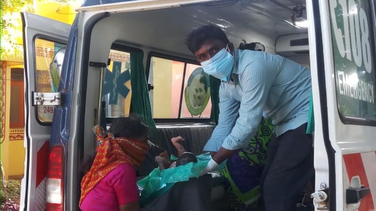 Woman delivers baby in 108 ambulance in Anantapur