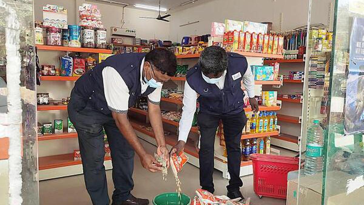 Over 700 food outlets inspected in Ernakulam in FoSCoS drive