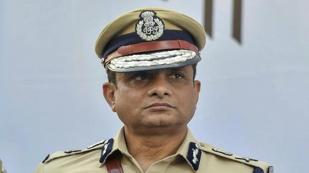 As HC withdraws protection from arrest, CBI summons ex-Kolkata police chief