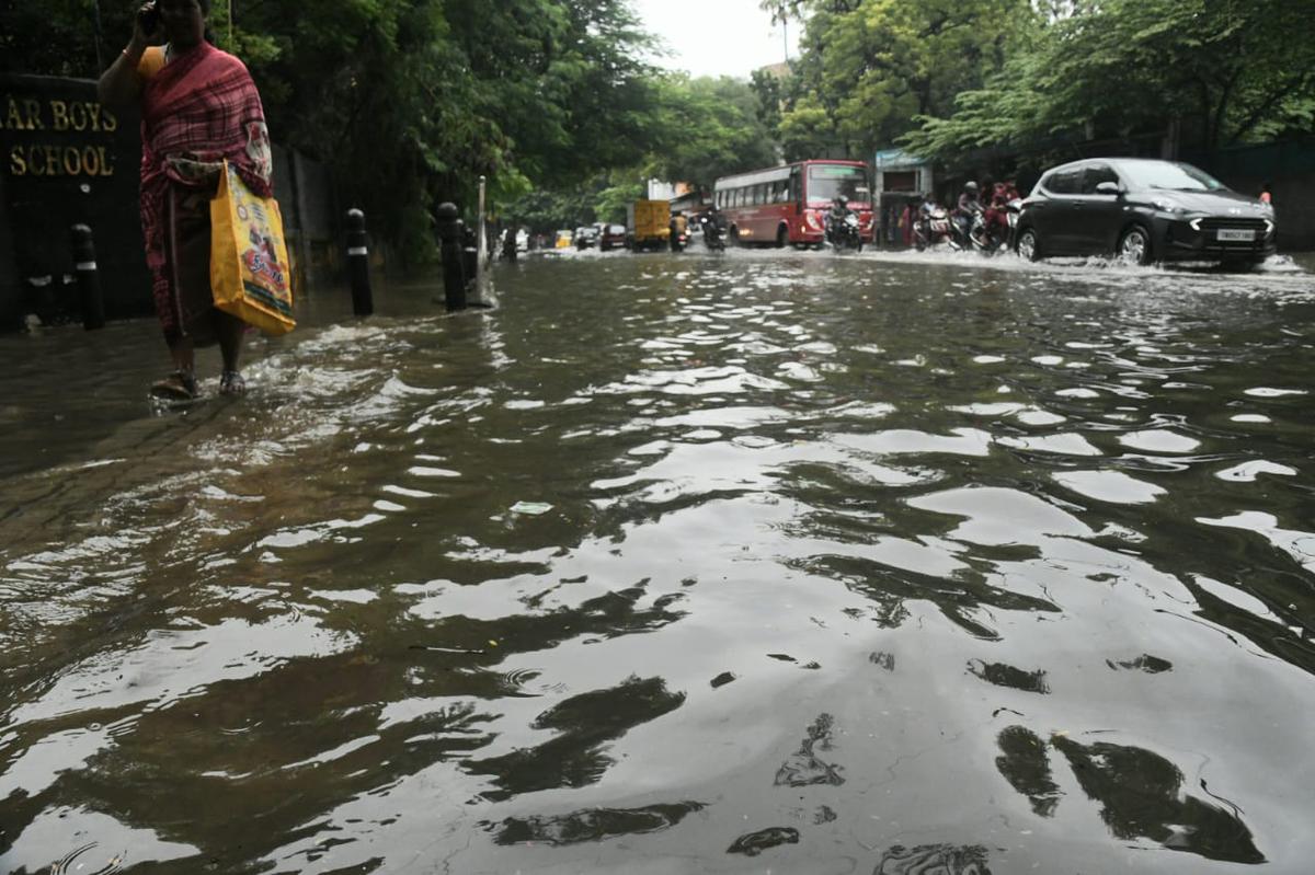 There was widespread rainfall in Tamil Nadu and showers ranged between 1 cm to 9 cm.