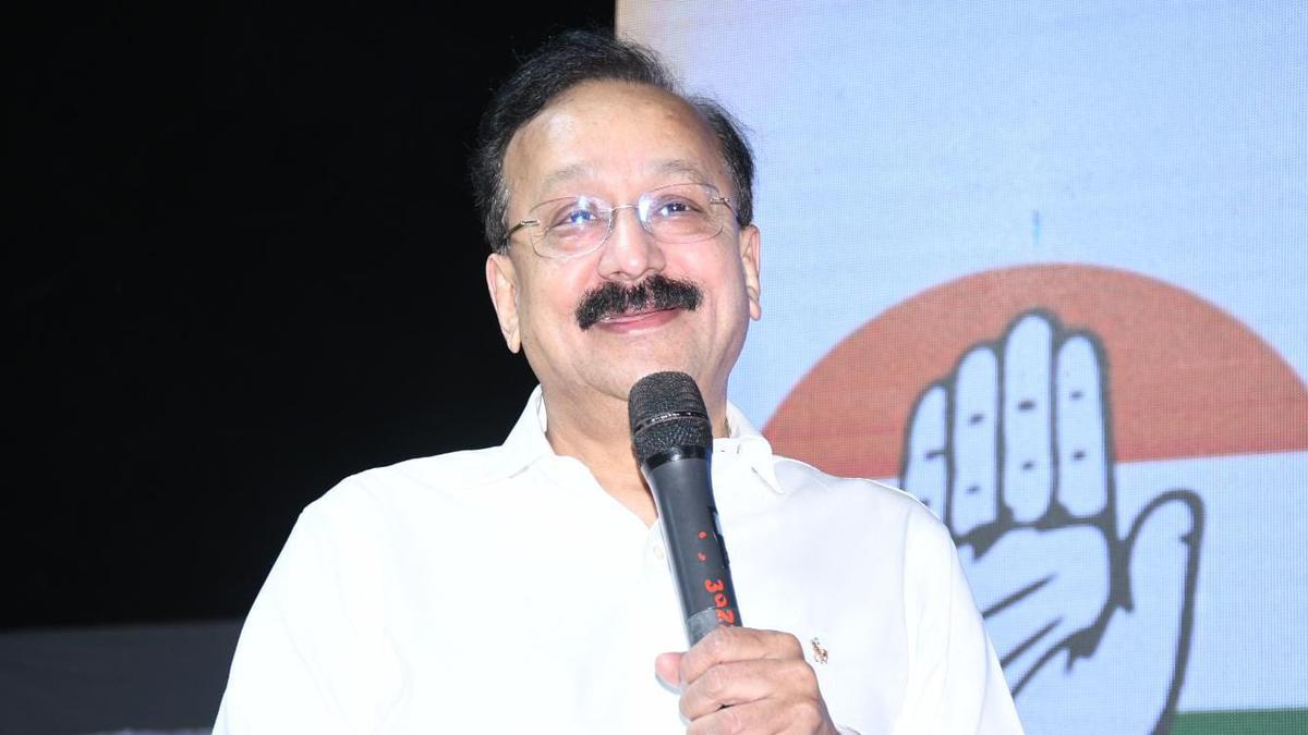 Baba Siddique quits Congress