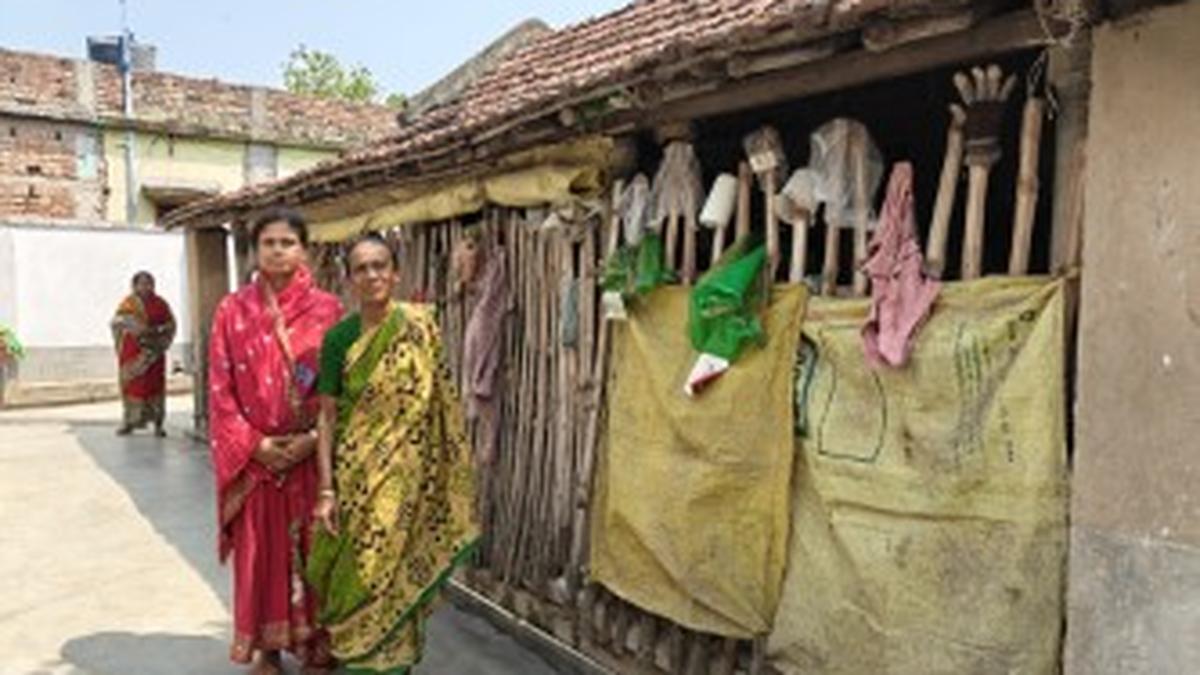 Price crash drives Bengal potato farmers into distress