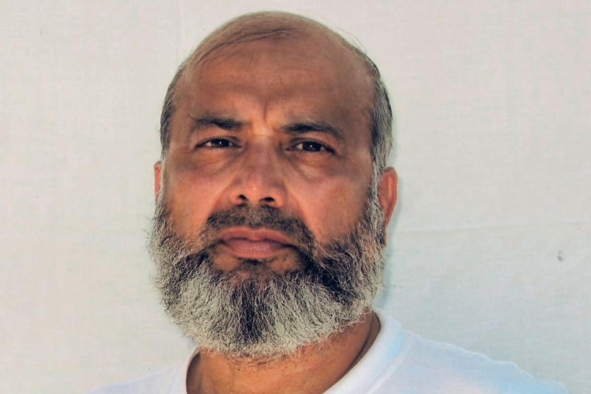 Oldest prisoner freed from Guantanamo, back home in Pakistan