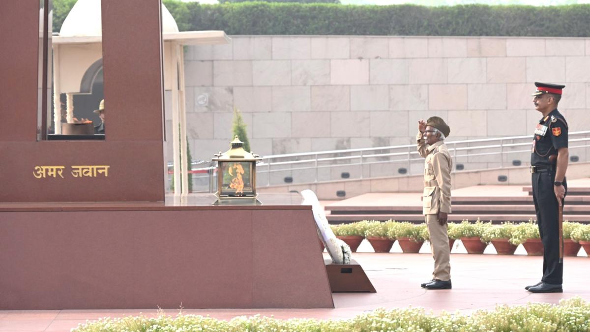 Indian National Army veteran Lt. Madhavan Pillai celebrates 99th birthday by paying tributes to Netaji and fallen soldiers