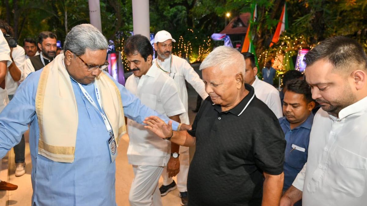 More than 50 leaders of various parties attend dinner meeting hosted by Karnataka CM