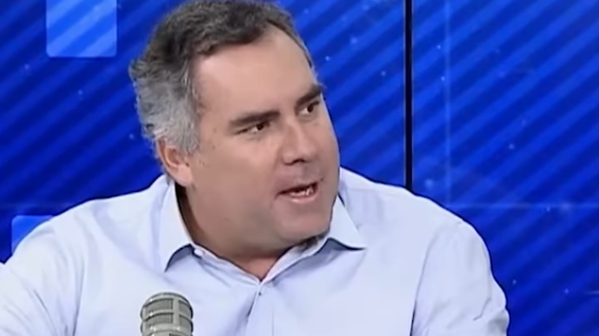 Peru presidential hopeful bloodied but safe after gun attack