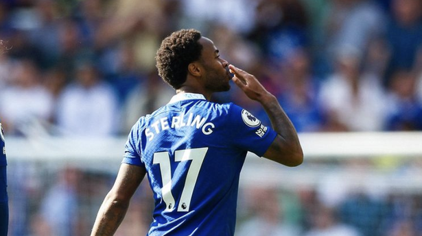 Ten-man Chelsea beat Leicester 2-1 as Sterling scores twice