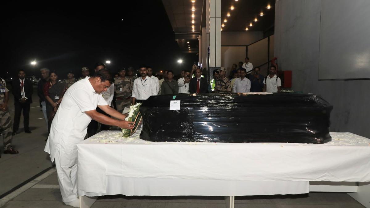 Ruckus at Guwahati airport as fans, waiting for Zubeen's mortal remains, break through barricades