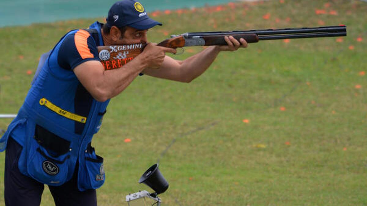 Mairaj Ahmad Khan shoots 74