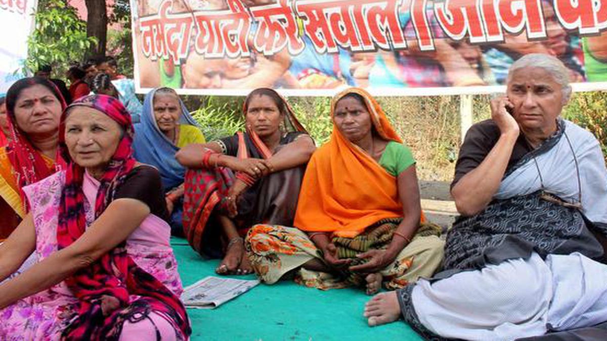 Sardar Sarovar project-affected continue sit-in on day four