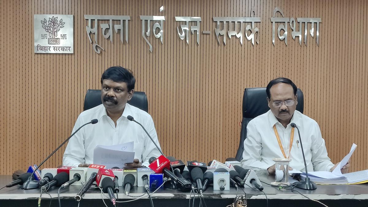 https://th-i.thgim.com/public/news/national/t2kf3u/article69680385.ece/alternates/LANDSCAPE_1200/Bihar%20Cabinet.jpeg