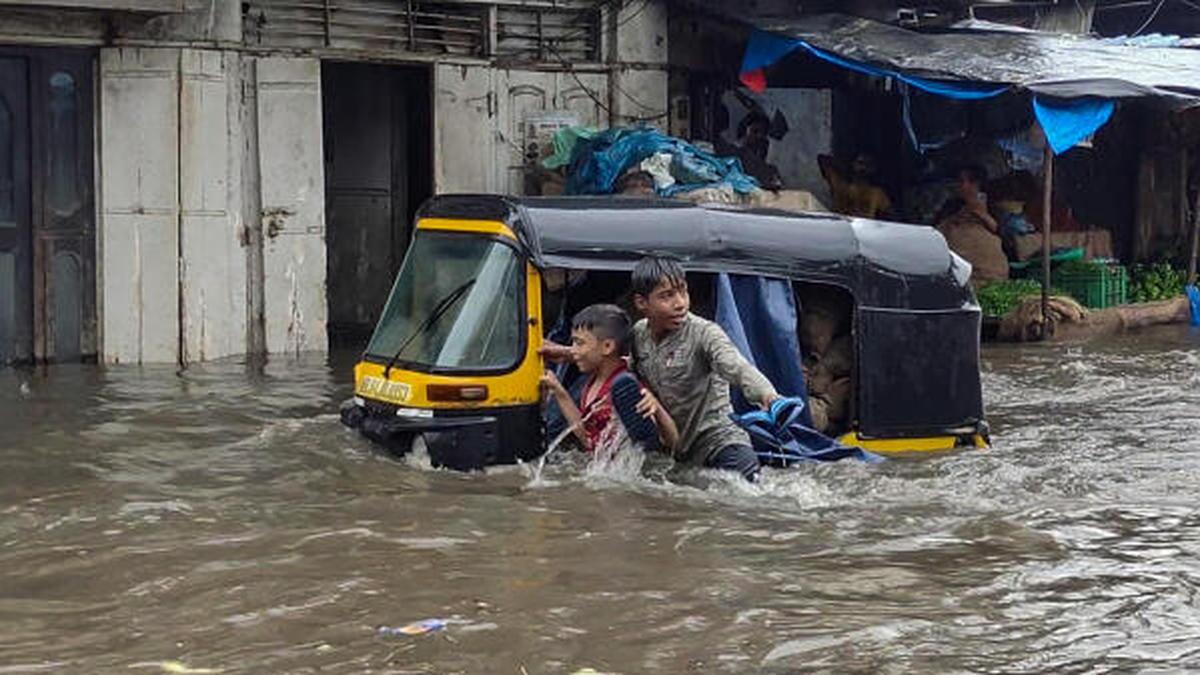 Heavy rains pound Thane, Palghar in Maha; 2 persons swept away in flood waters, many areas inundated