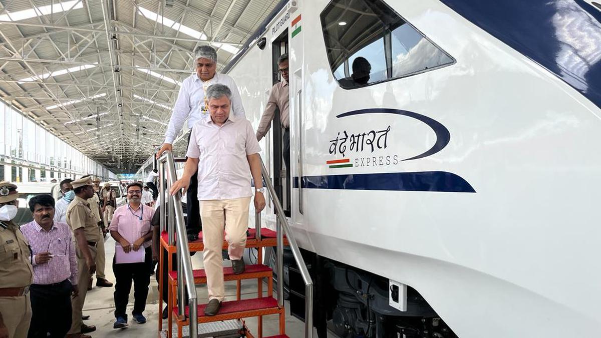 75 Vande Bharat Express Trains To Be Rolled Out From ICF, Says Railway ...