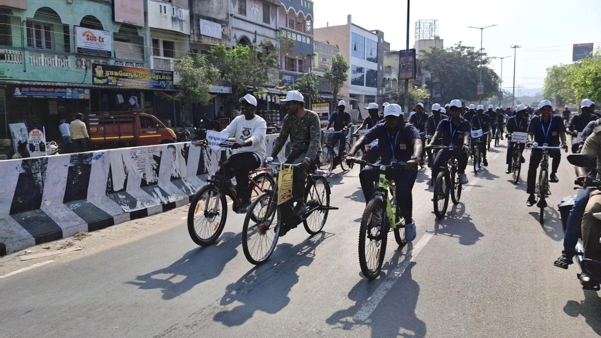 Cycle rally held in Ambur to create awareness about green transport