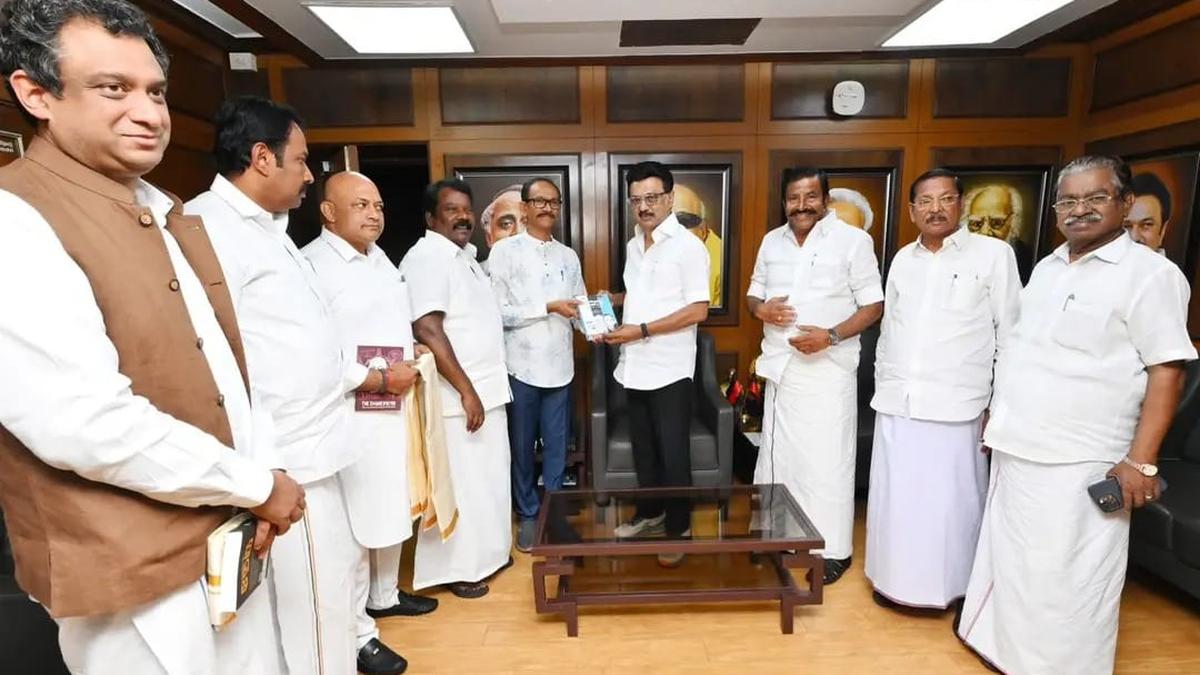 Congress seat-sharing committee meets Stalin