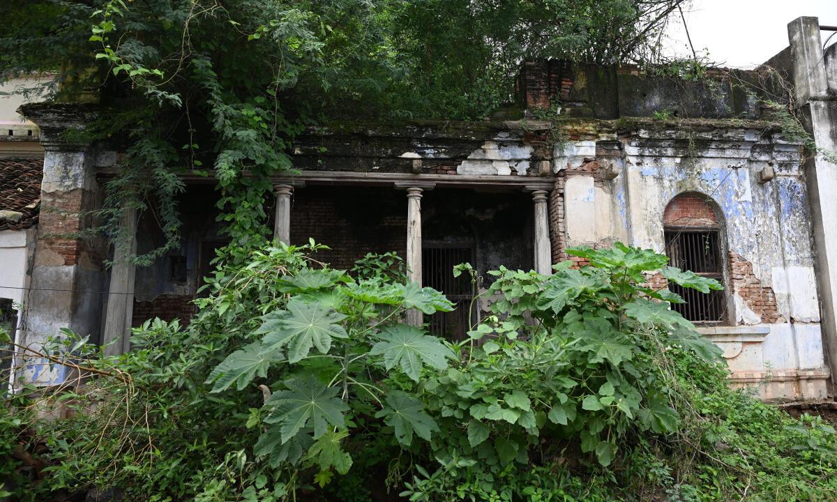 The house of Mangudi Chidambara Bhagavathar, a kathakalakshepam exponent, at Agarmangudi in Thanjavur. 