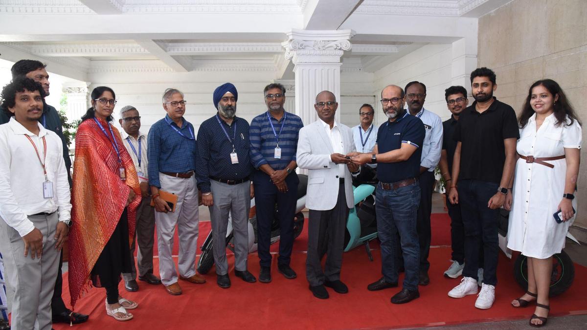 SRMIST signs MoU with Ather Energy for promoting research on EV systems