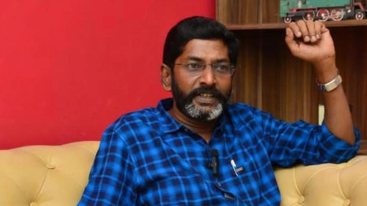 Expedite investigation, trial in 37 cases pending against ‘Savukku’ Shankar: Madras High Court