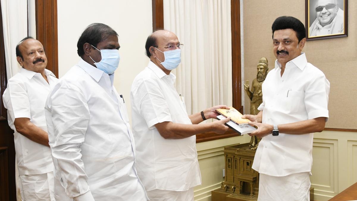 Ramadoss calls on Stalin; insists on caste census by State government
