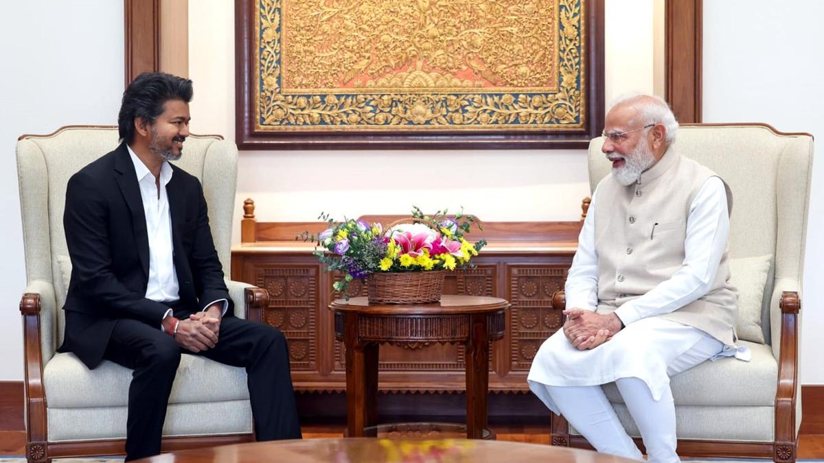 T.N. CM Vijay calls on PM Modi at New Delhi; discusses Mekedatu, fishermen issues