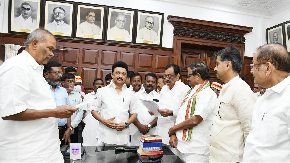 E.V.K.S. Elangovan takes oath as Erode (East) MLA, says he is not interested in CLP leader’s post