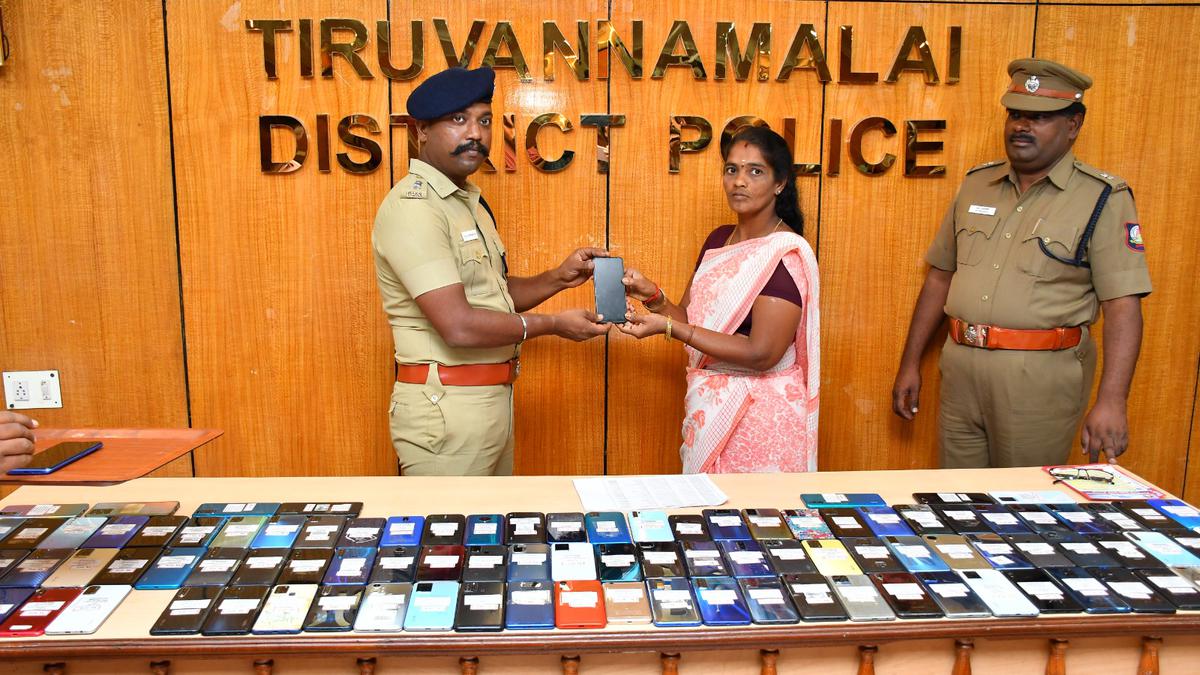 Tiruvannamalai police return 100 mobile phones worth ₹25 lakh to their owners