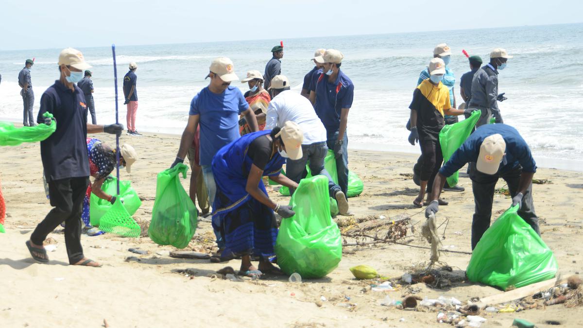 IIT Madras, Tanuvas students clean beach, harbour