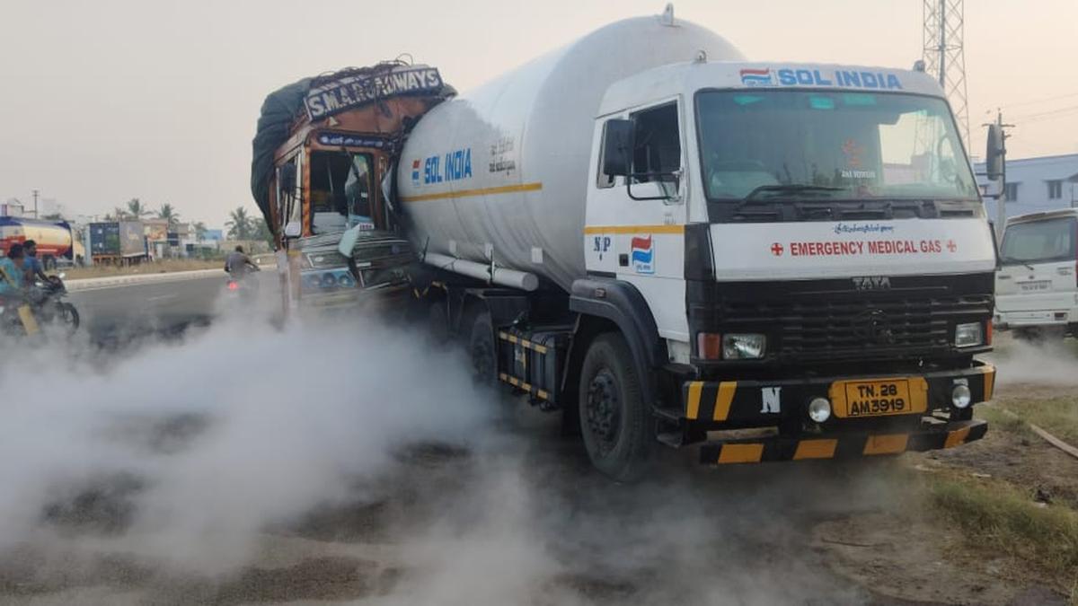 Oxygen leak near Aruppukottai as speeding truck hits gas tanker