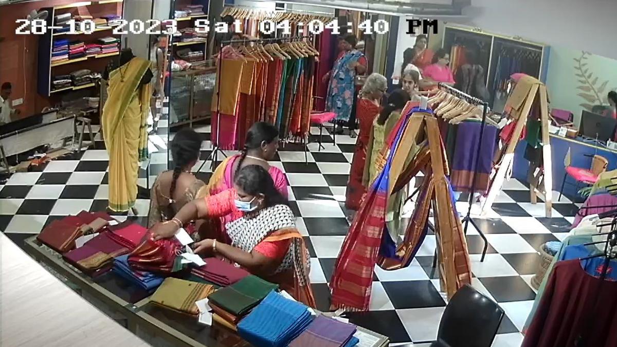 Gang of sari thieves from Andhra Pradesh traced in Chennai