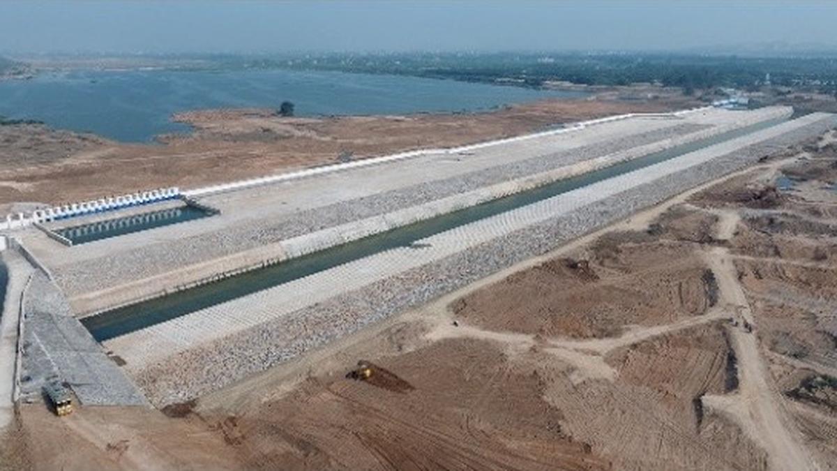 CM Stalin lays foundation for small dam across Koilmalaiyar river in Vellore