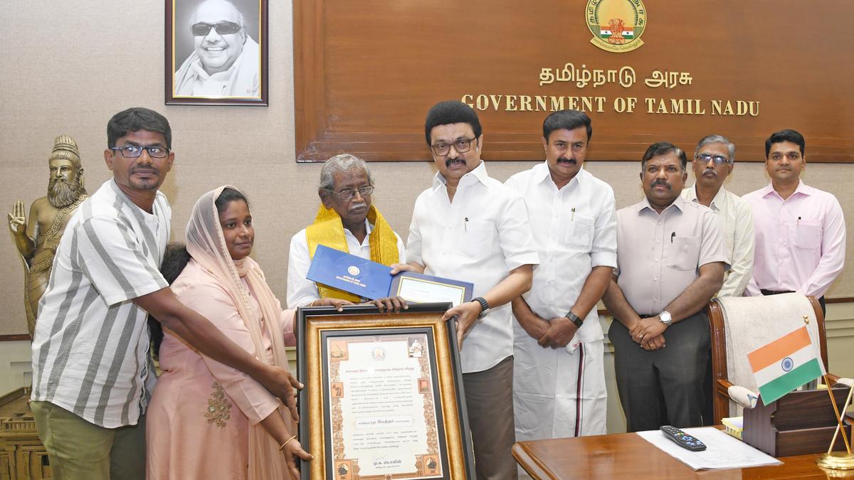 Stalin presents Kalaignar Ninaivu Kalaithurai Vithagar Award to ...