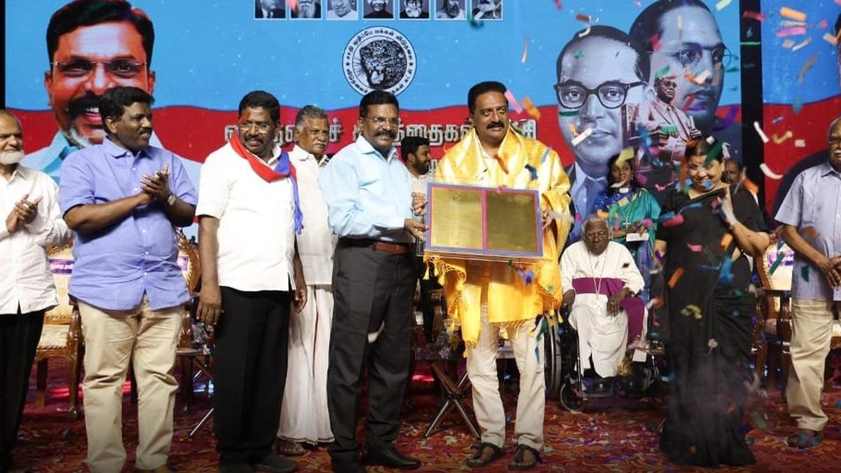 VCK leader presents ‘Ambedkar Sudar’ award to actor Prakash Raj