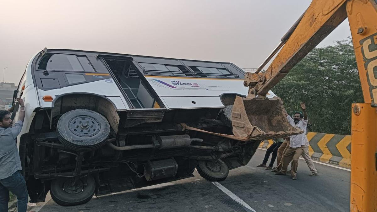 School van overturns on Maduravoyal flyover; two students escape unhurt