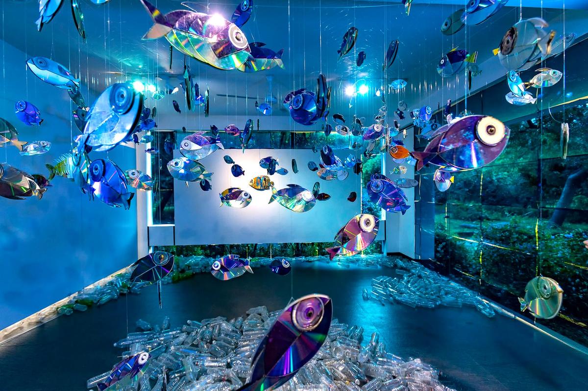 Uma exposição evocativa do artista de instalação Ok Jeong Lee, baseado em Auroville, está em exibição até 11 de fevereiro no Centre d'Art no município universal.