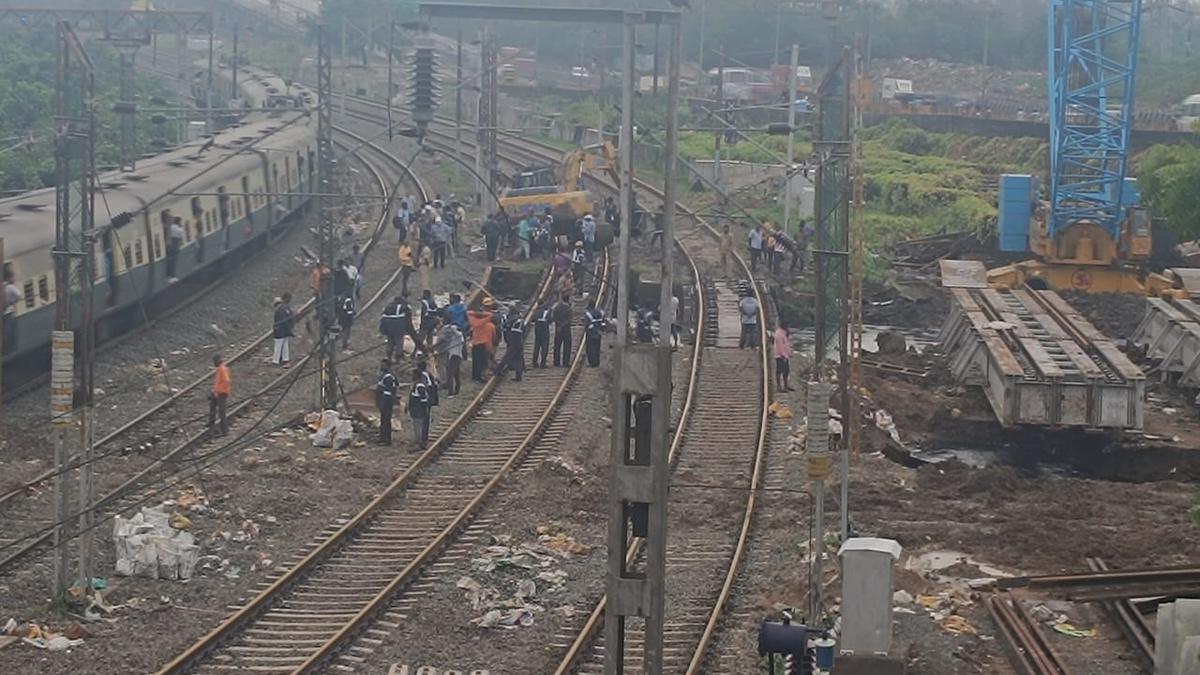 Chennai Rains | Southern Railway temporarily suspends train services near Basin Bridge due to water-logging