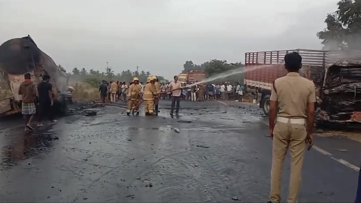 One killed as lorries collide near Tiruvannamalai