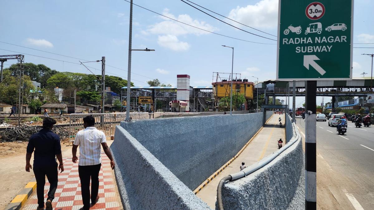 Despite having nine large waterbodies, residents do not get clean groundwater