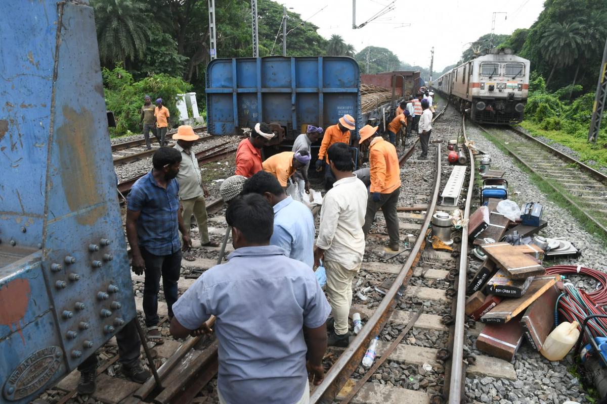 The wagons of a goods train, coming in from Thoothukudi, derailed near the Chengalpattu railway station on December 11, 2023