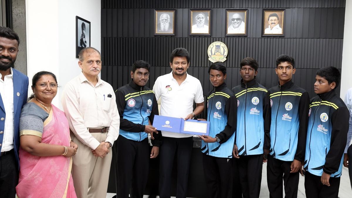 Udhayanidhi Stalin distributes aid to sportspersons