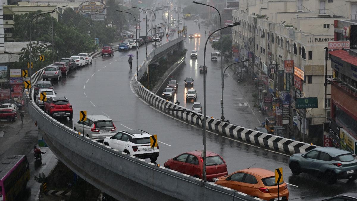 Heavy rains lash Chennai and surrounding areas as Cyclone Fengal moves closer to T.N. coast