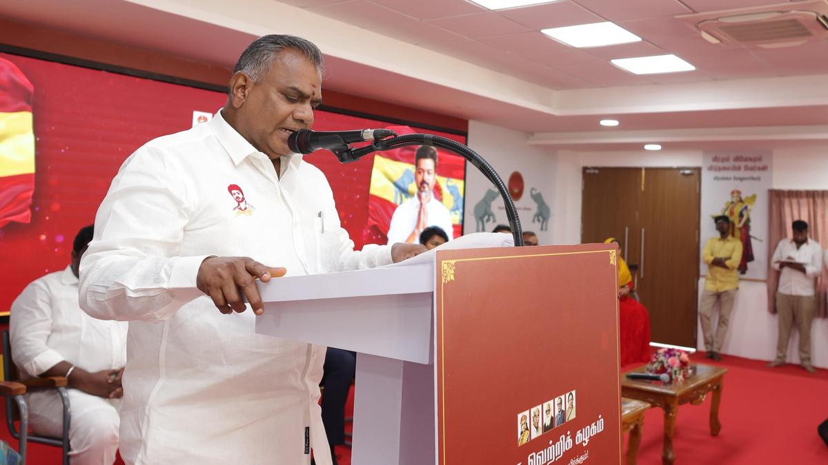 https://th-i.thgim.com/public/news/national/tamil-nadu/a3zdjp/article70117386.ece/alternates/LANDSCAPE_1200/Bussy%20Anand%20TVK%203.jpeg