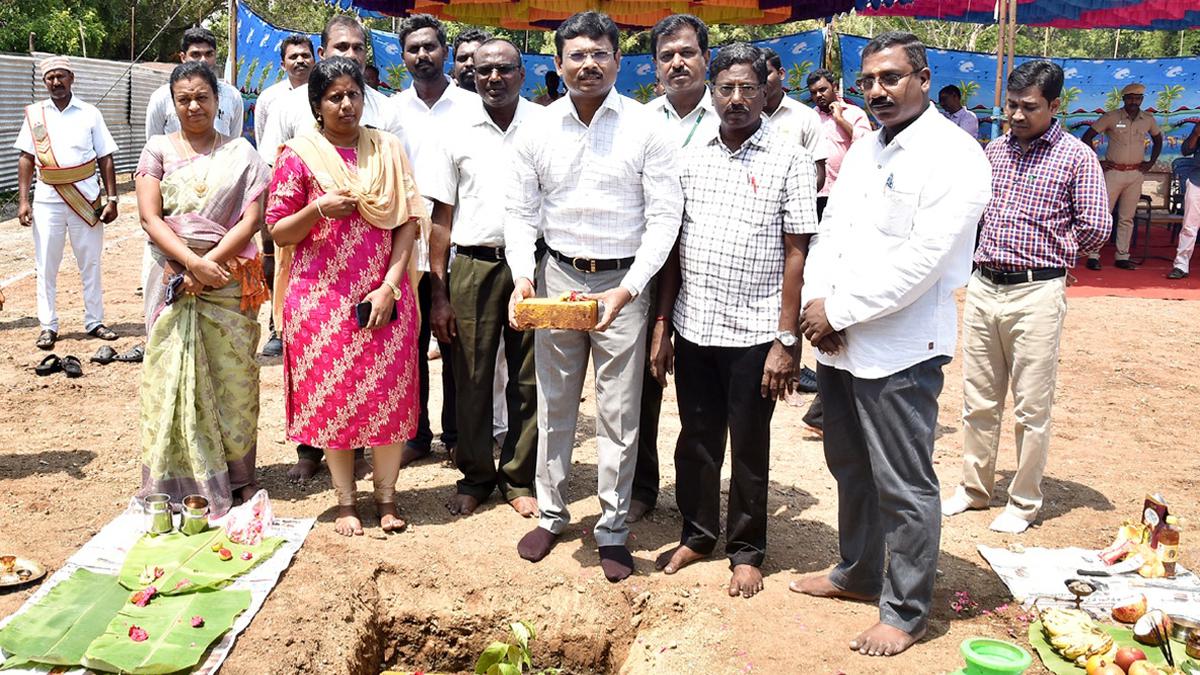 Work on building to house public grievance meeting hall in Tiruvannamalai begins