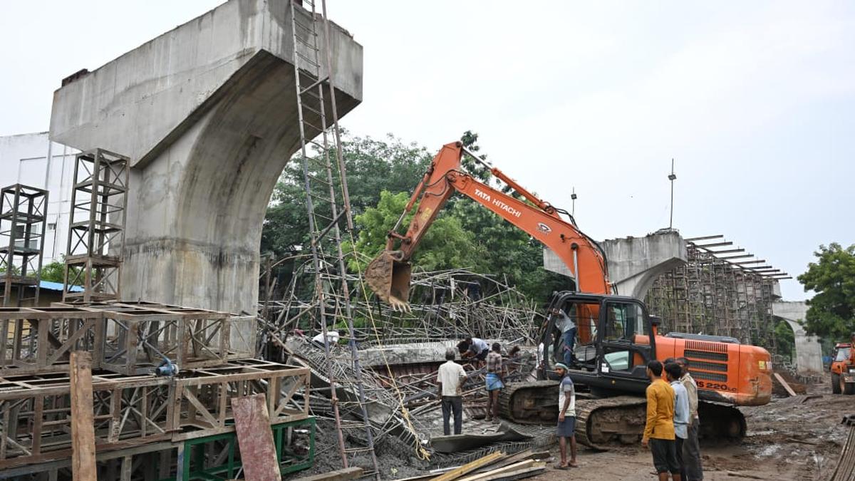 Seven injured as scaffolding of Goripalayam junction flyover collapses in Madurai