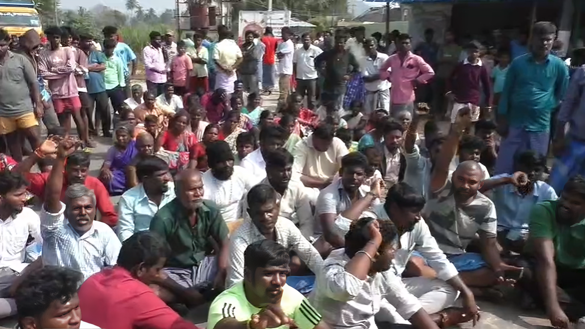 Residents resort to road roko after twodeaths in Tiruttani
