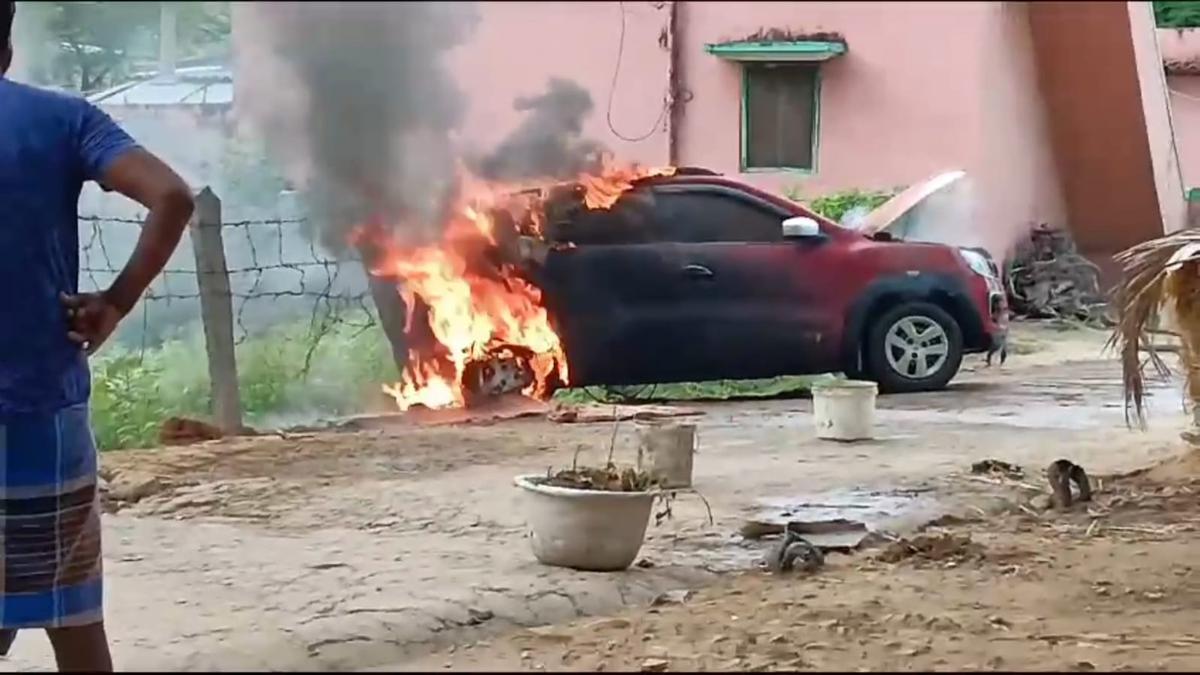 Car catches fire near Natrampalli town in Tirupattur
