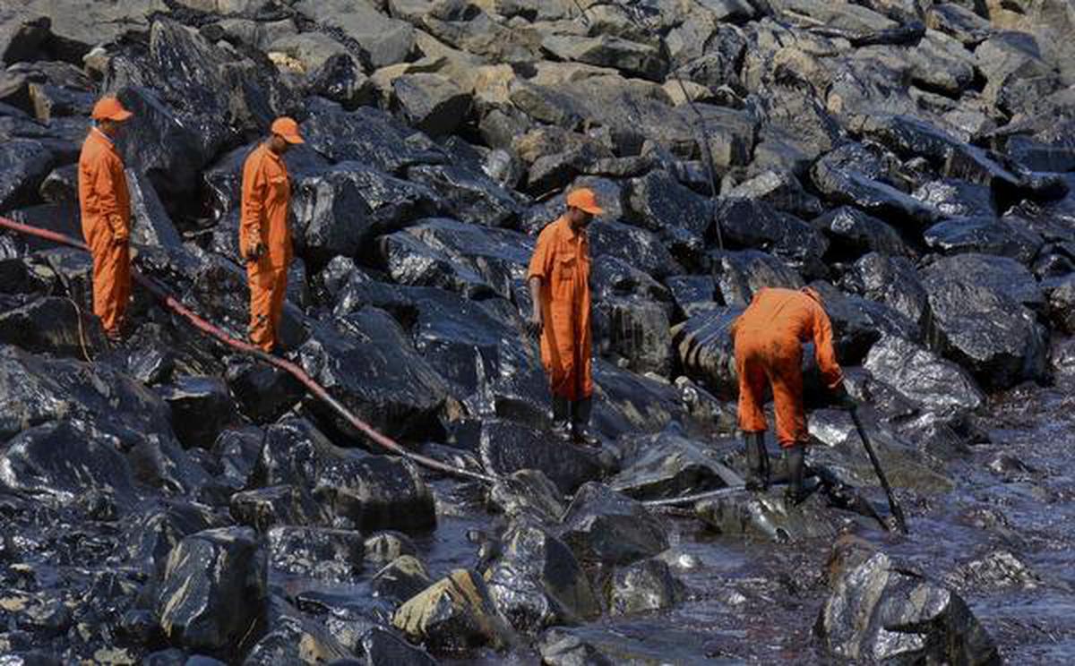 Борьба загрязнением нефти. Exxon Valdez катастрофа. Экологическая катастрофа. Глобальные экологические катастрофы. Загрязнение почвы нефтепродуктами.