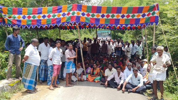 Villagers detain TNSTC buses near Tirupattur seeking levelling of road