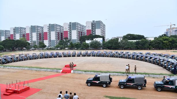 City Police Commissioner flags off 100 patrol vehicles fitted with new beacon lights 