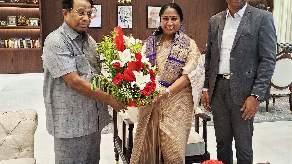 VIT Chancellor greets Delhi Chief Minister Rekha Gupta